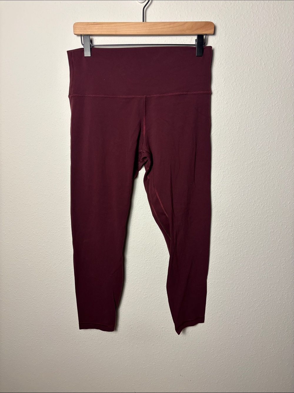 Lululemon Align High-Rise Pant 25"
Garnet Burgundy W5CT3S